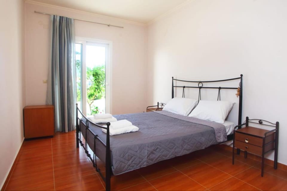 Aris Apartment House in Peloponnese, Western Greece and the Ionian