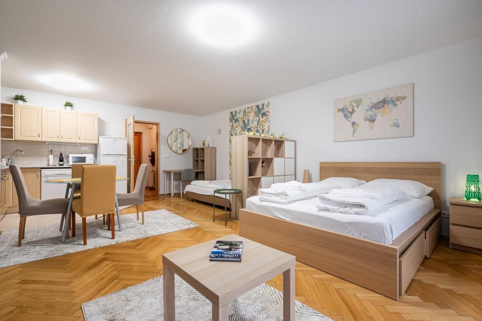 Moonlit Muse Studio Home Apartment in Budapest