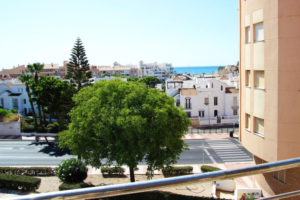 Neighbourhood, Sea view