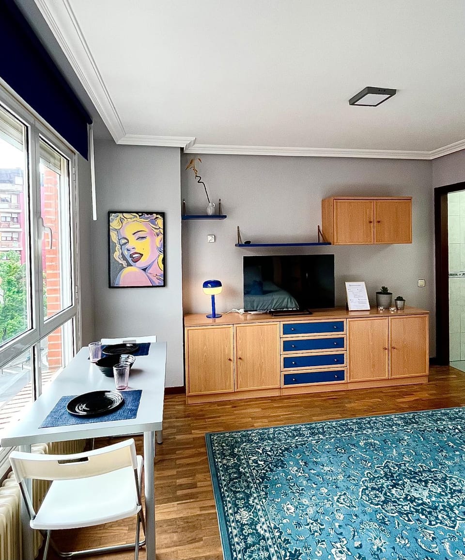 TV and multimedia, Living room, Dining area