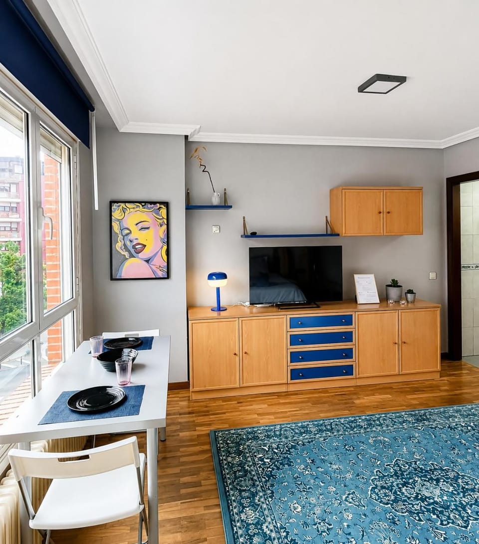 Estudio en La Florida con plaza de parking Apartment in Oviedo