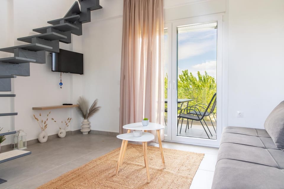 TV and multimedia, View (from property/room), Balcony/Terrace, Living room, Seating area, Evening entertainment