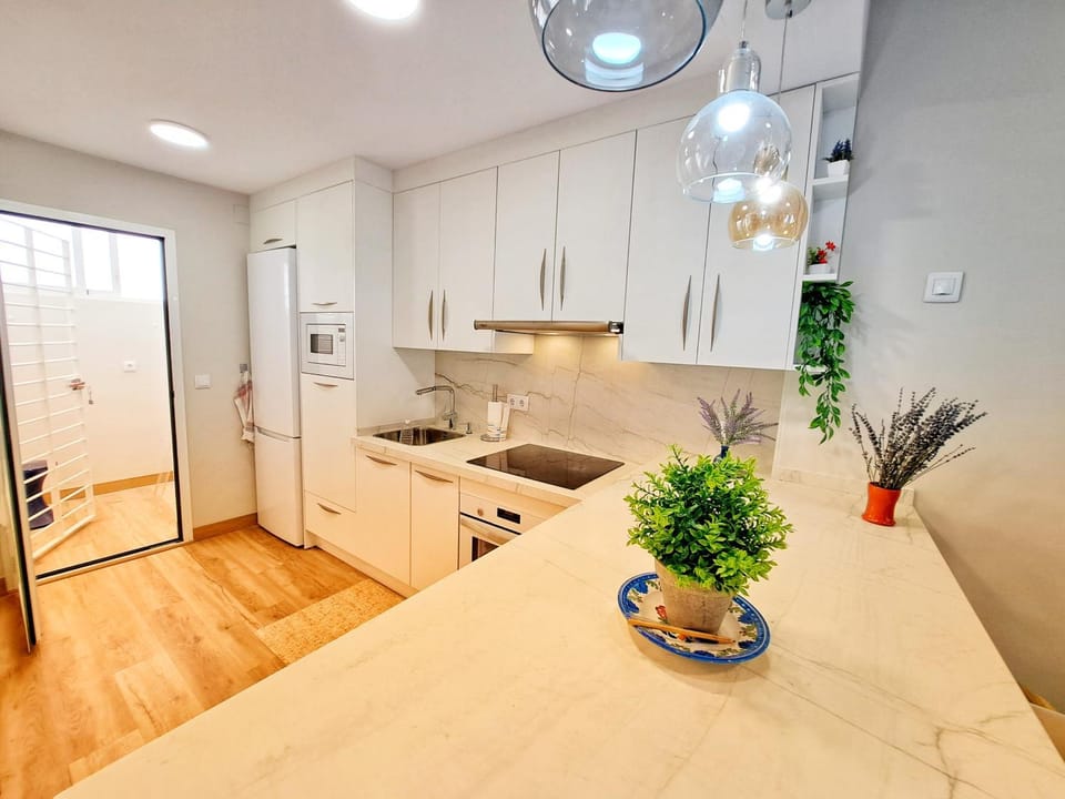 Kitchen or kitchenette