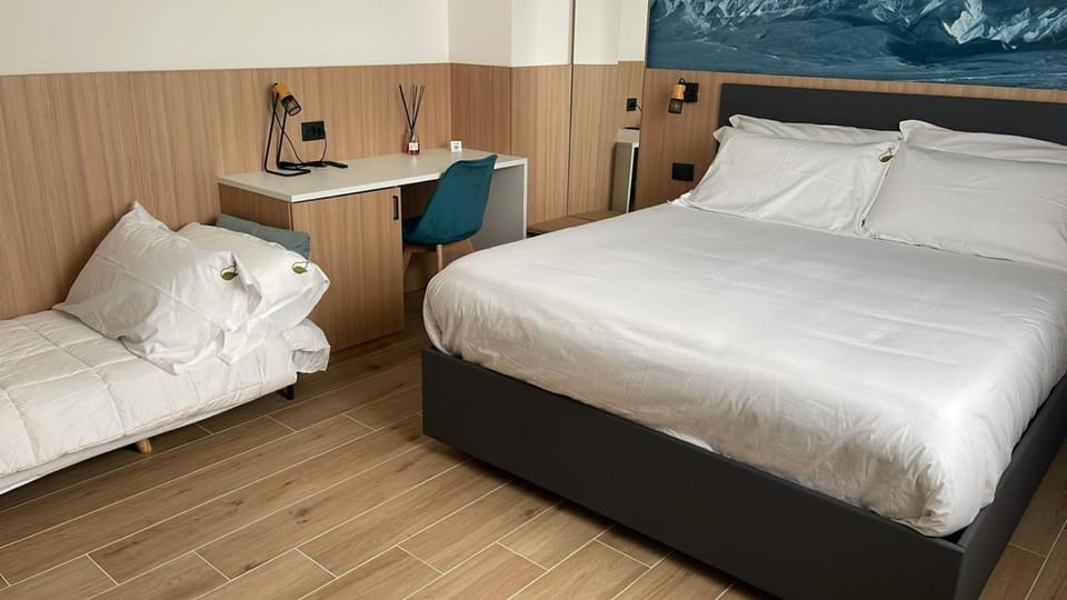 Shower, Toilet, Bed, Garden, Balcony/Terrace, Kitchen or kitchenette, Bedroom, Garden view, Mountain view, bidet, flat iron, hair dryier, heating, internet, microwave, oven, soundproof, stove, towels, wardrobe, laundry, washing machine, dryer, kitchen