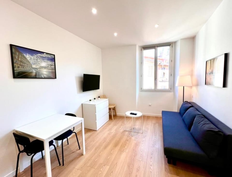 TV and multimedia, Living room, Photo of the whole room, Seating area