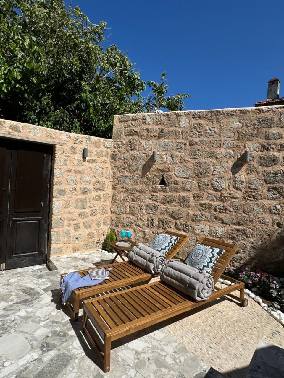 Patio, sunbed
