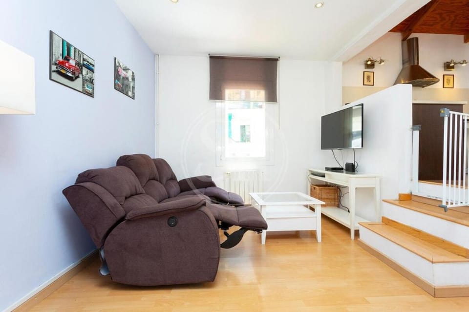 Stylish Apartment with Terrace in Poble Sec near Montjuïc Apartment in Barcelona