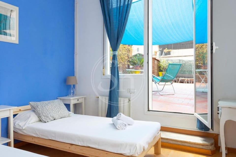Stylish Apartment with Terrace in Poble Sec near Montjuïc Apartment in Barcelona