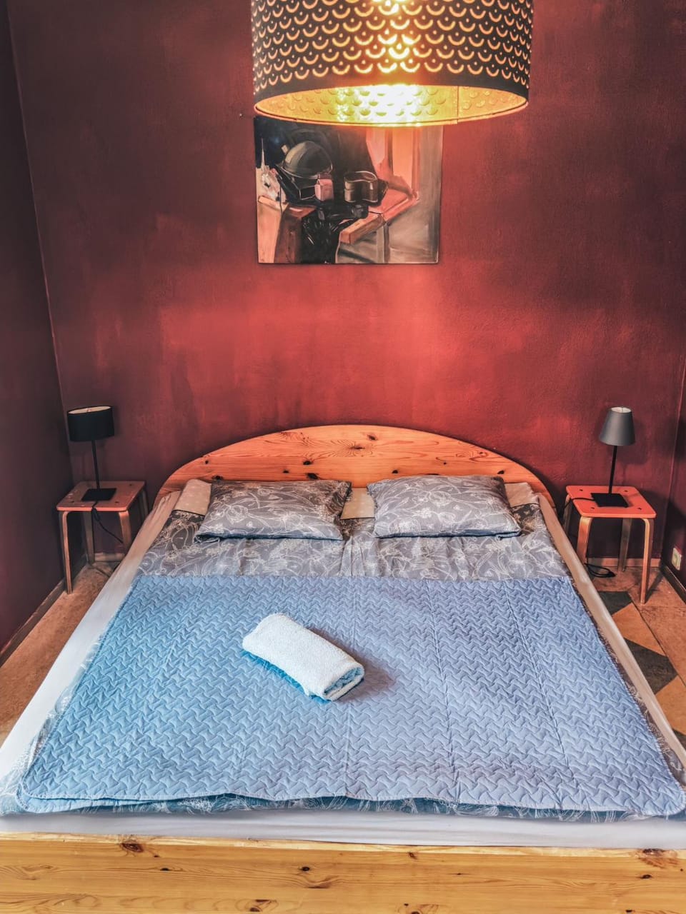 Bed, Bedroom, towels