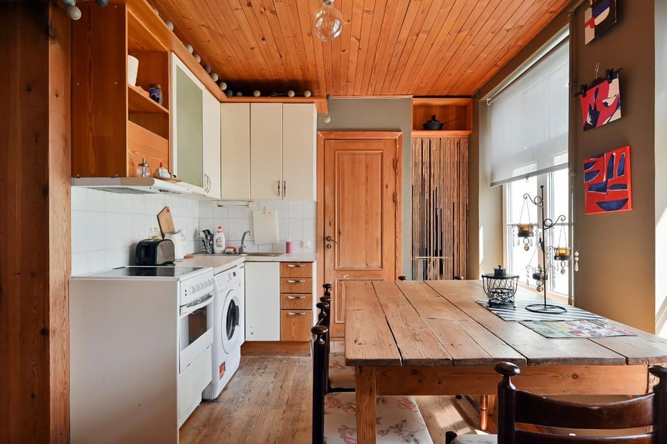 Dining area, kitchen