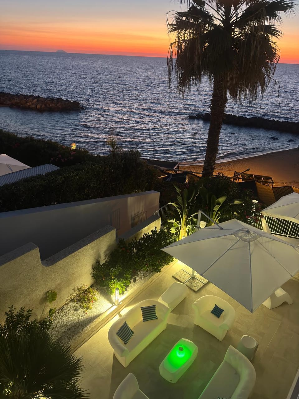 Beach, Garden view