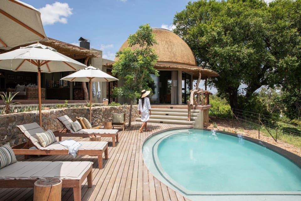 Patio, Natural landscape, Garden, Pool view, Swimming pool, group of guests, sunbed