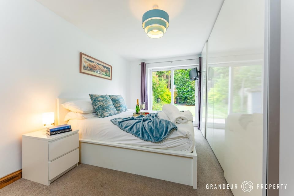 Bracken Bliss by Grandeur Property House in Ferndown