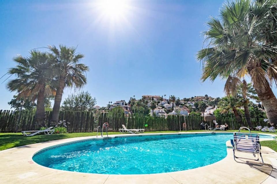 Great location 2 pools at Aloha Royal RDR385 Apartment in Marbella