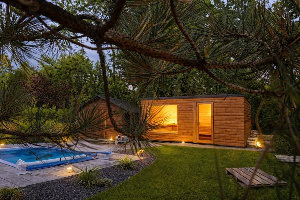 Natural landscape, Garden, Swimming pool, sunbed