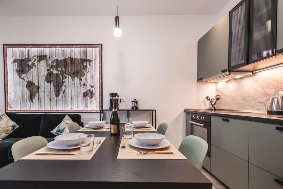 AmazHome - New Jungle Chic Home Apartment in Riccione