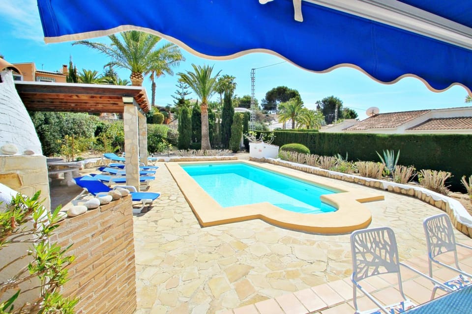 Kathrin - beautiful little house in pretty grounds with lovely views in Benissa Villa in Marina Alta