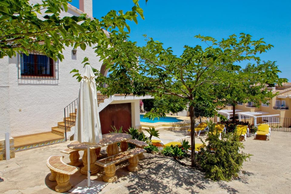 Laura-28A - traditionally furnished detached villa with peaceful surroundings in Calpe Villa in Calp