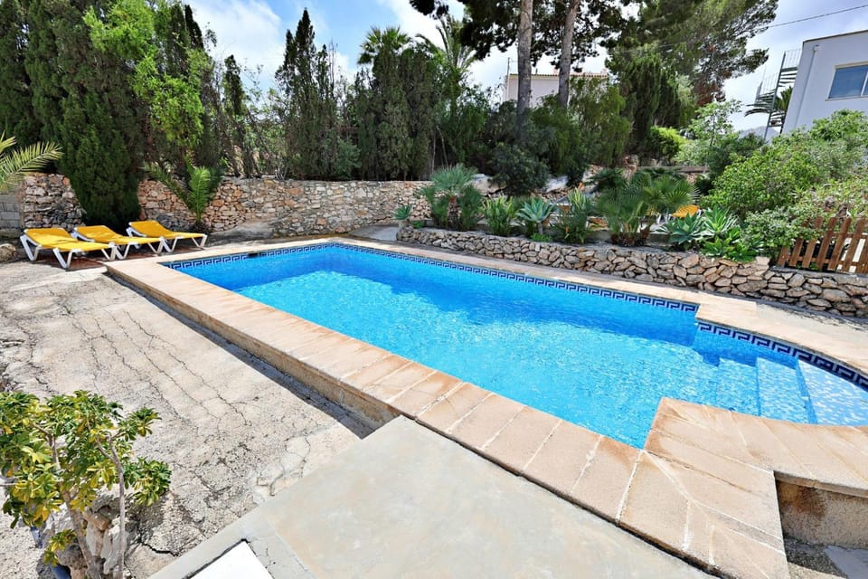 Laura-29A - pretty holiday property with garden and private pool in Calpe Villa in Calp