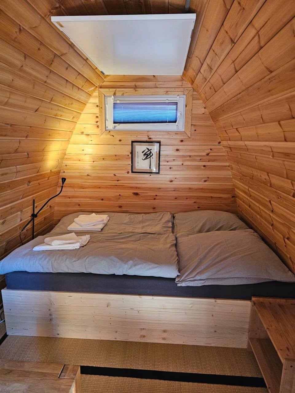 Camping-Fass inklusive Sauna & Frühstück, Bad & WC über die Terrasse Campground/ 
RV Resort in Halle Saale