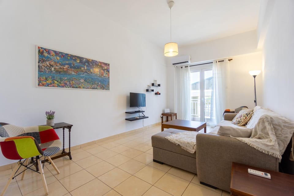 Communal lounge/ TV room, TV and multimedia, Living room, Seating area, Evening entertainment