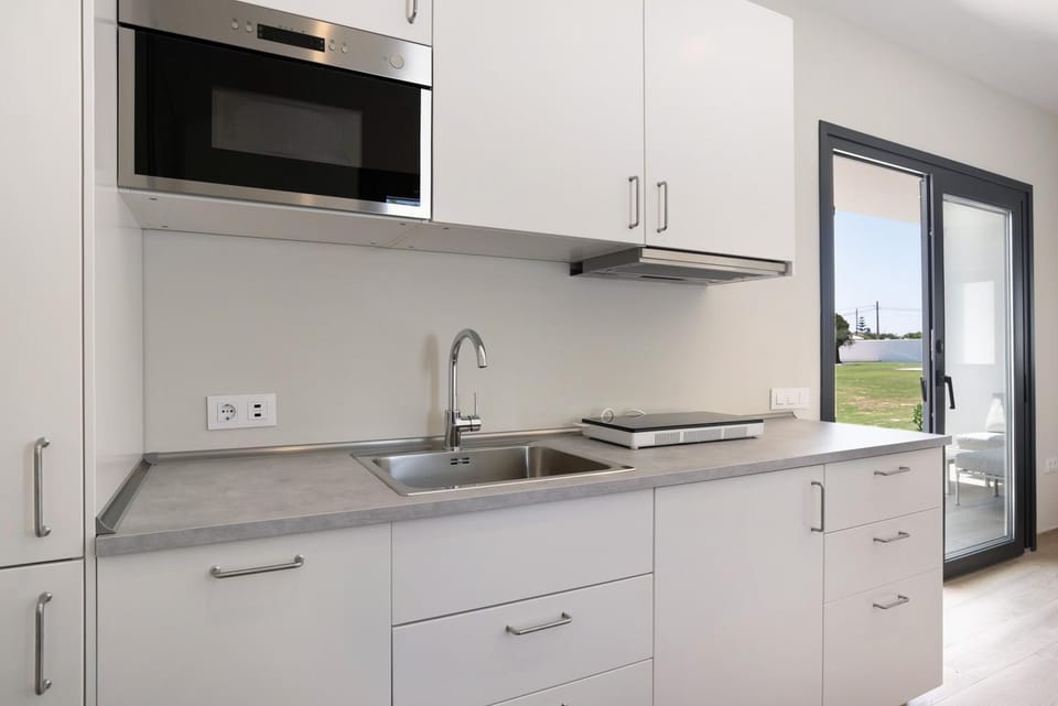 Kitchen or kitchenette, Living room