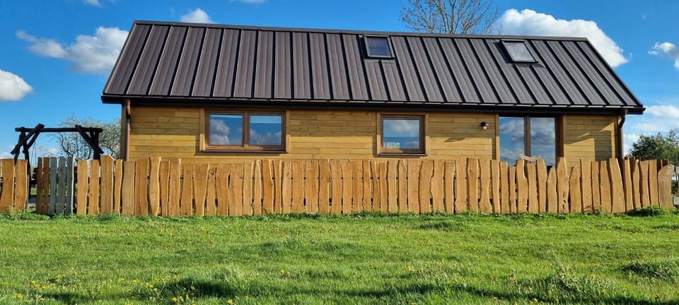 Property building, Day, Garden, Garden view
