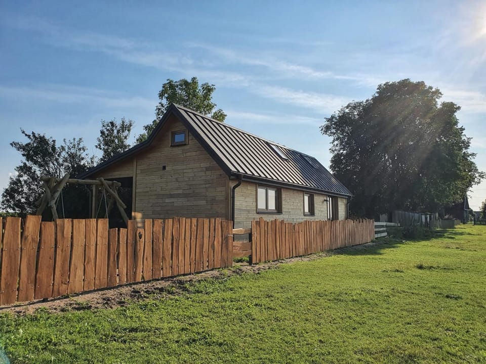Property building, Day, Natural landscape, Garden, Garden view