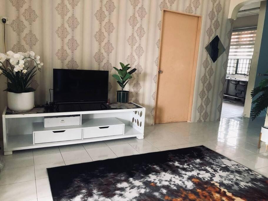 Putri Homestay Bungalow at UMK Pengkalan Chepa House in Malaysia