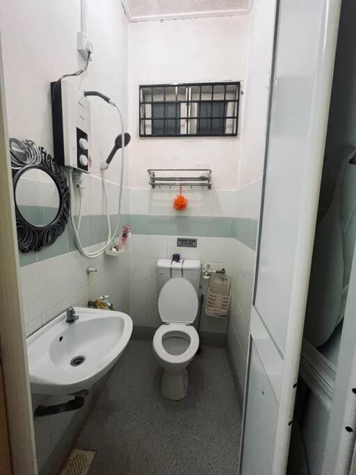 Putri Homestay Bungalow at UMK Pengkalan Chepa House in Malaysia