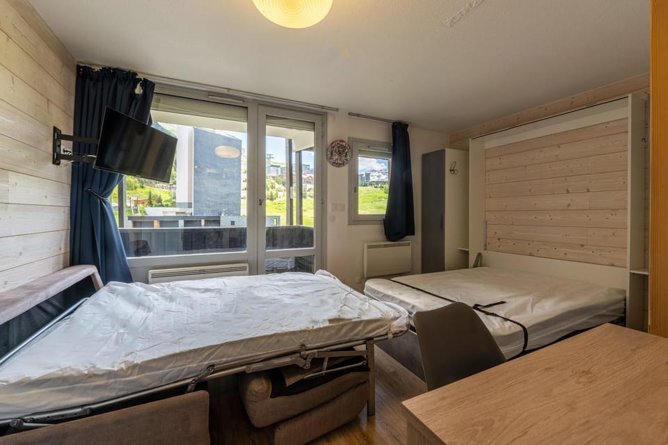 Property building, Living room, Bedroom