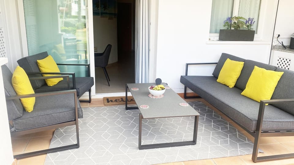 Delightful Ground Floor 2 bed with access to pool, Wi-Fi, AC Apartment in Vega Baja del Segura