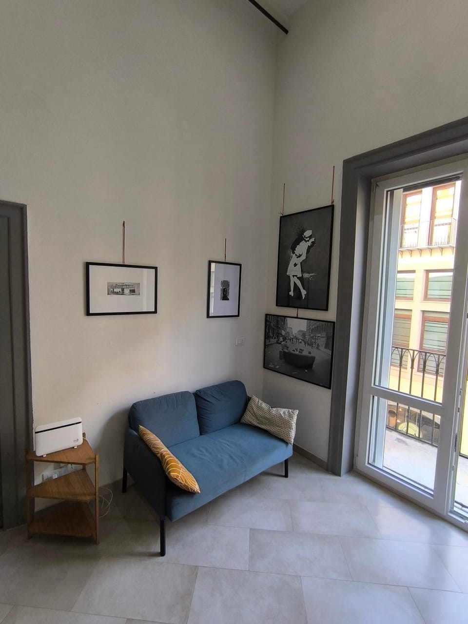 Living room, Photo of the whole room, Seating area