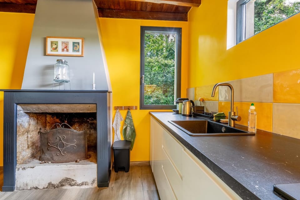 Kitchen or kitchenette, Living room