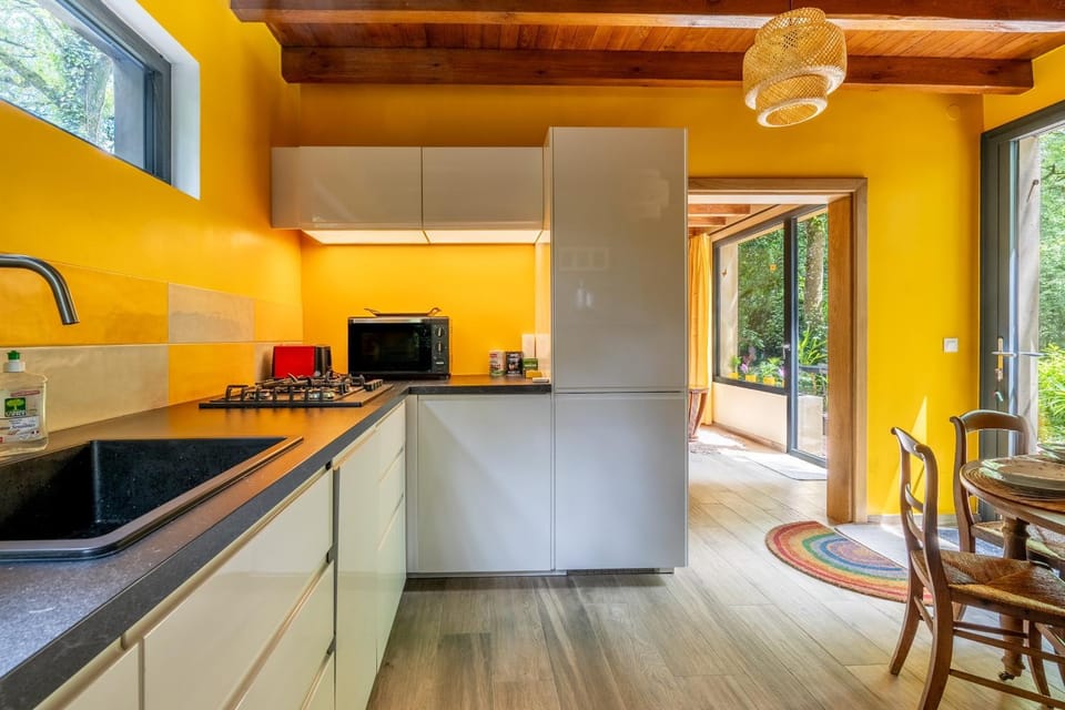 Kitchen or kitchenette, Living room