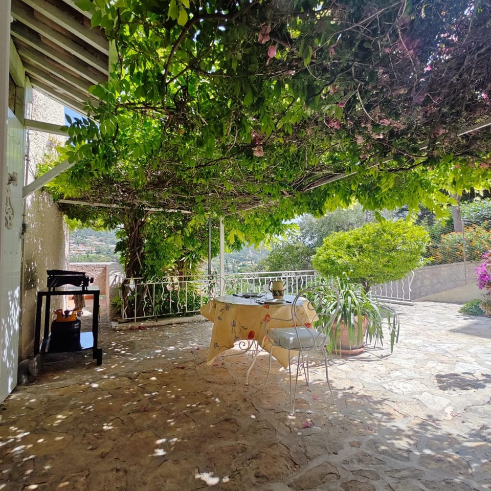 Balcony/Terrace, Dining area