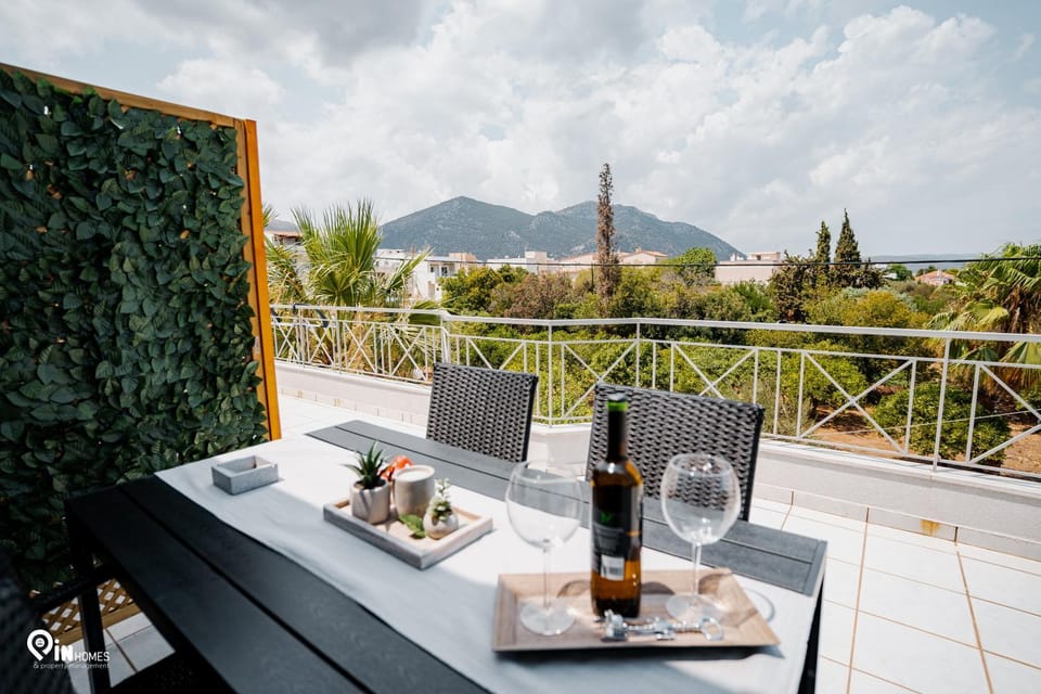 Athena & Phevos - Seaside View Luxury Studio in Nea Makri House in East Attica Regional Unit, Greece