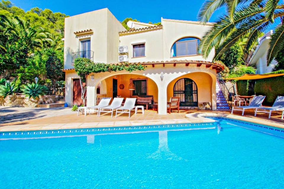 Sola - pretty holiday property with garden and private pool in Benissa Villa in Marina Alta