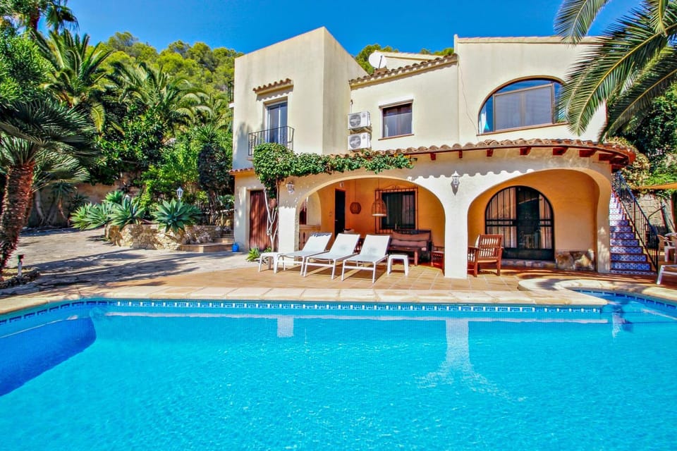 Sola - pretty holiday property with garden and private pool in Benissa Villa in Marina Alta