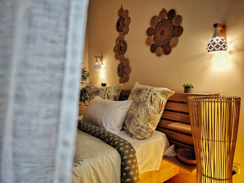 Bed, Bedroom