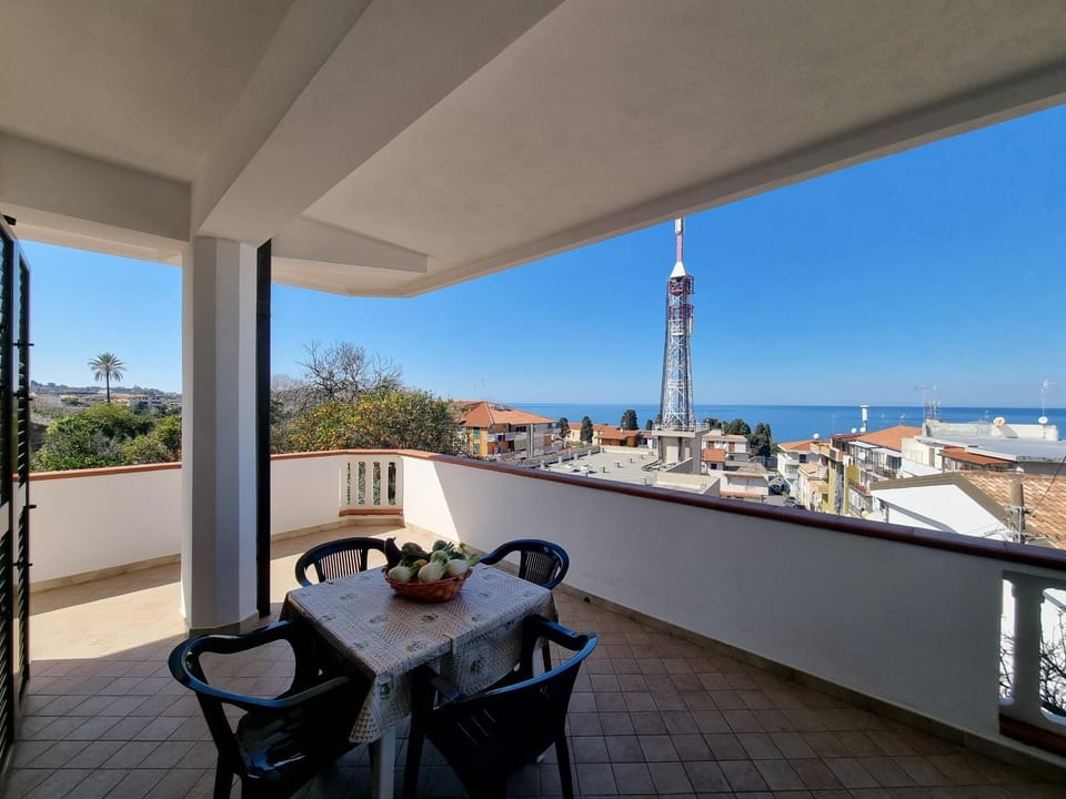 View (from property/room), Balcony/Terrace, Sea view, internet