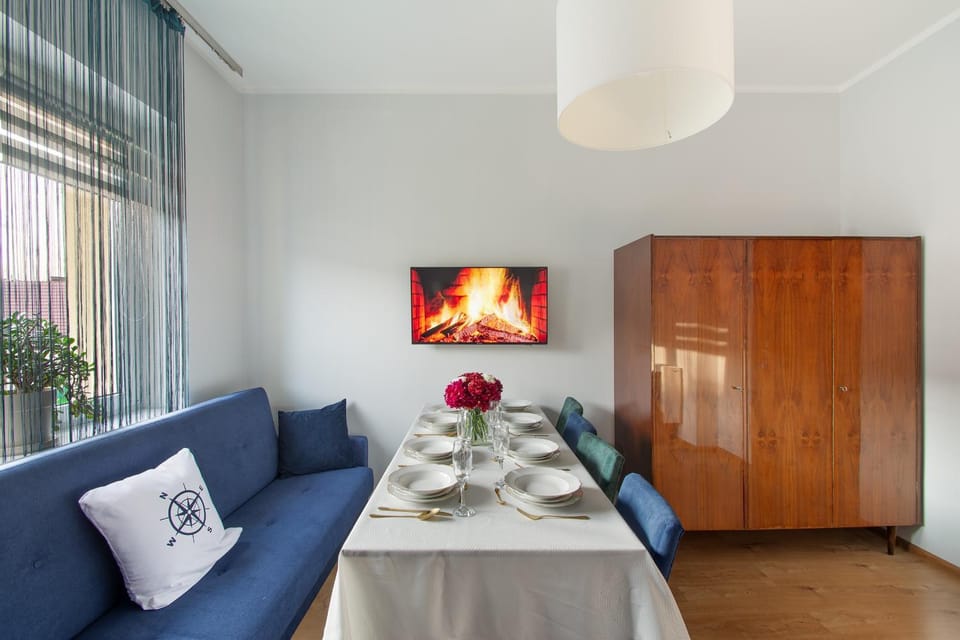 2 Bed Flat - Sleeps 8 - Parking - Wifi Apartment in Szczecin