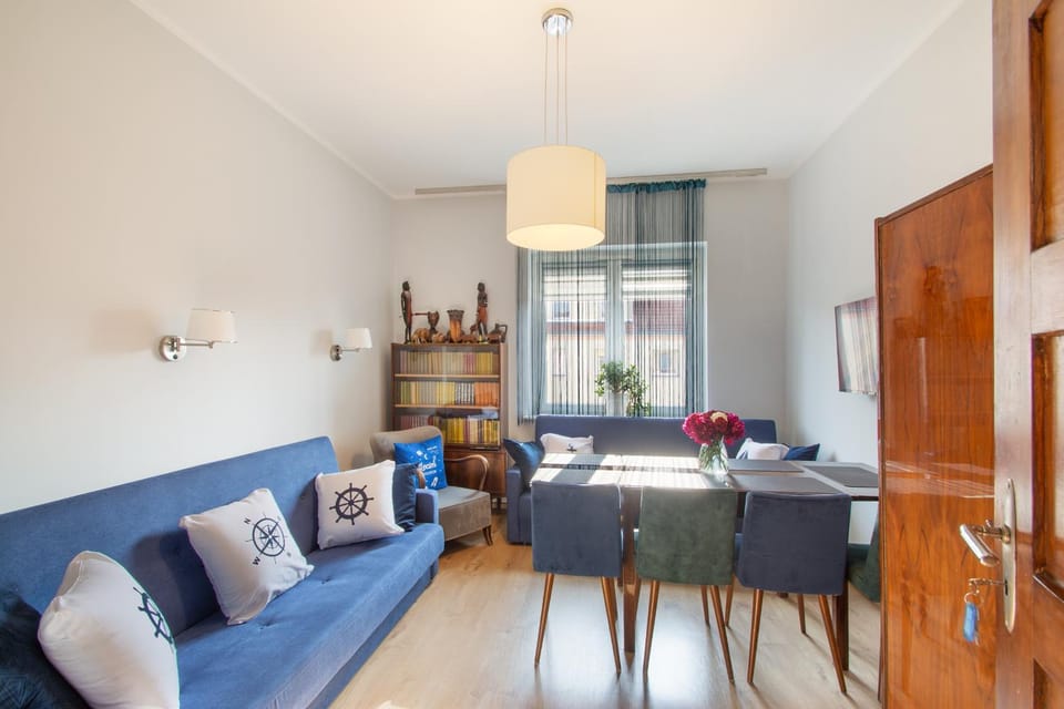 2 Bed Flat - Sleeps 8 - Parking - Wifi Apartment in Szczecin