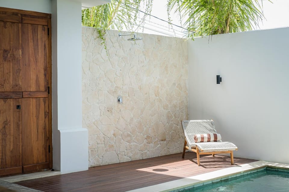 Day, Swimming pool, sunbed