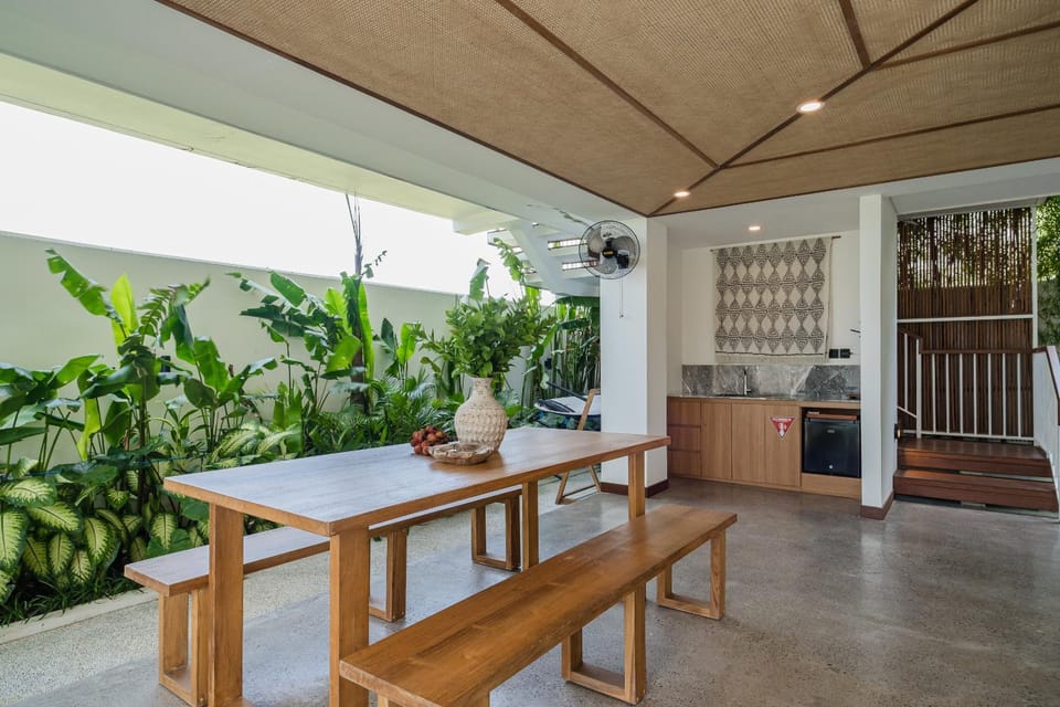 Garden, Kitchen or kitchenette, Dining area, Garden view, minibar