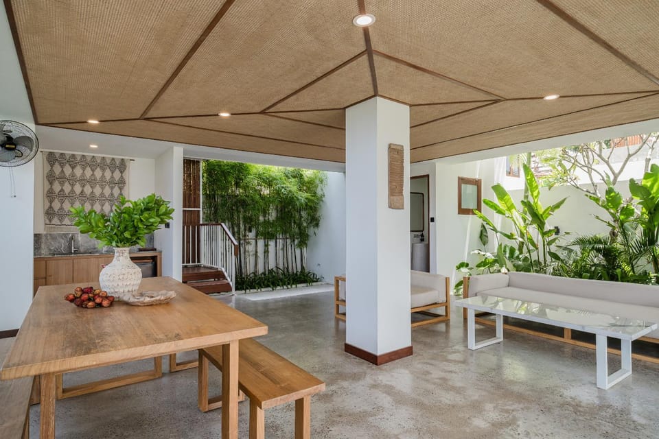 Patio, Seating area, Dining area, Garden view