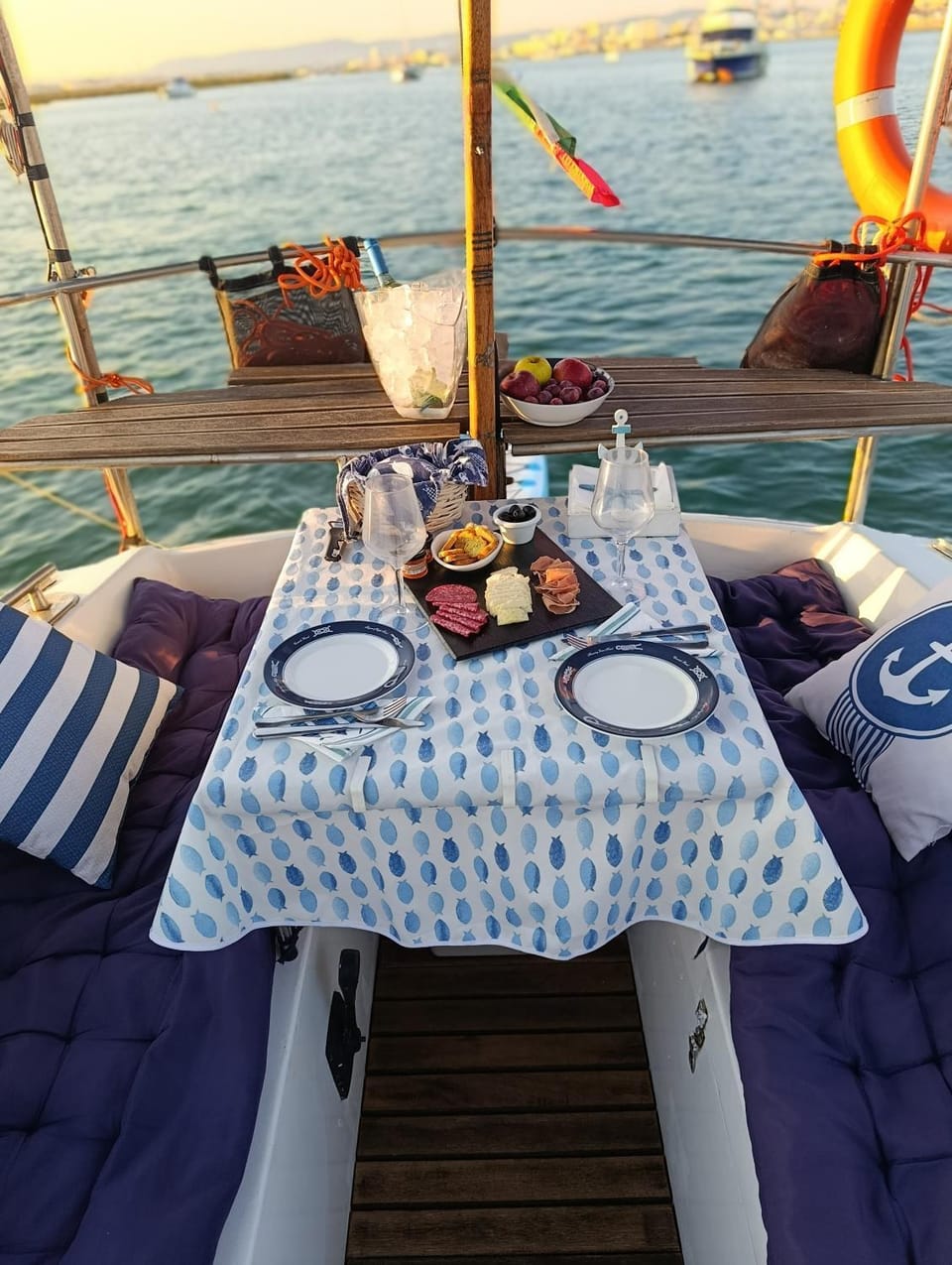 Off site, Day, Natural landscape, View (from property/room), Balcony/Terrace, Food and drinks, Dining area, Food, Sea view, Drinks, Sunset