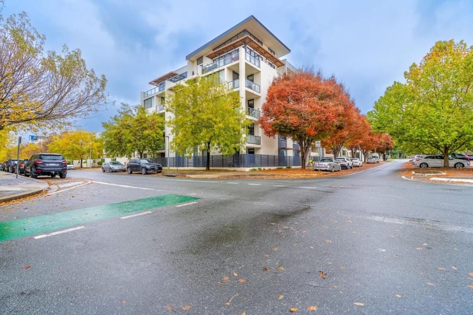 Property building, Street view