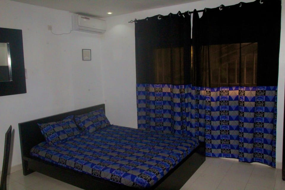 Agréable Mini-Studio Meublé avec Wifi Gratuit, Climatiseur et Eau Chaude à Disposition Apartment in Dakar