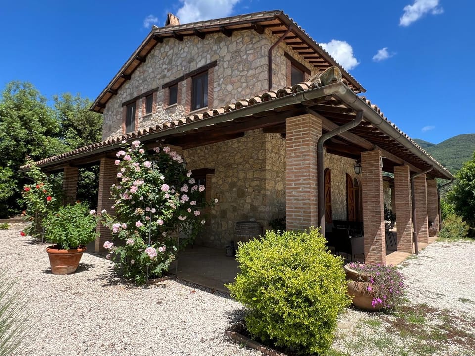Property building, Spring, Day, Natural landscape, Garden